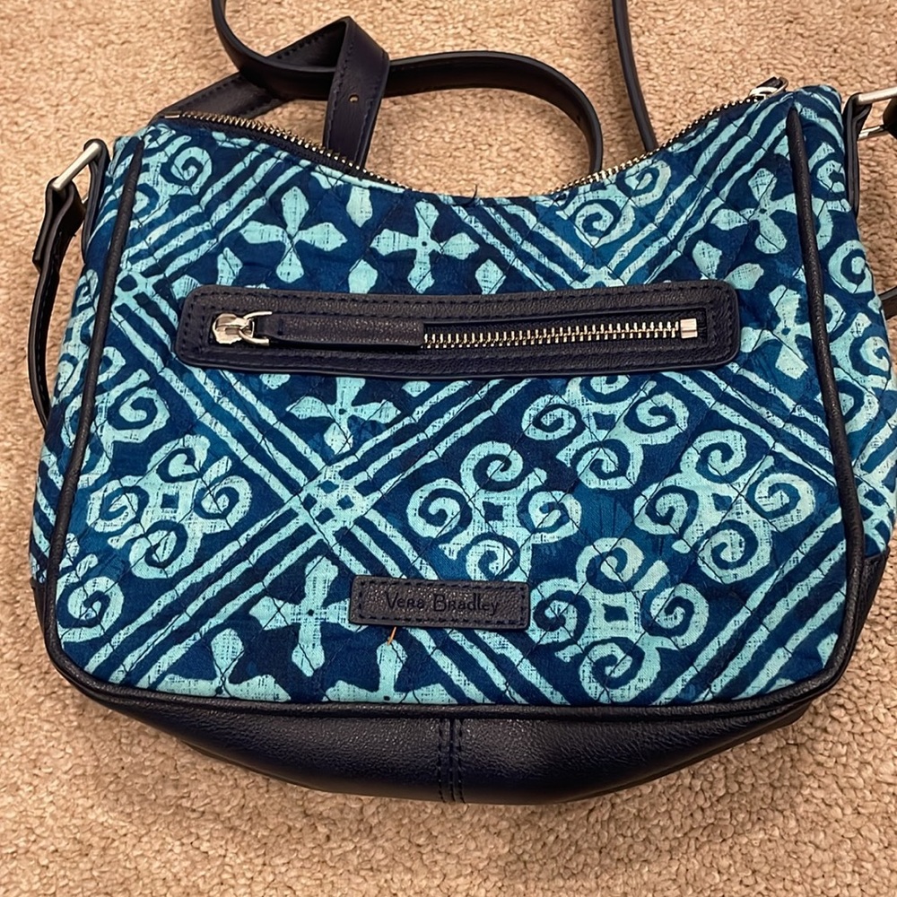Vera Bradley cross body small purse in blue and navy